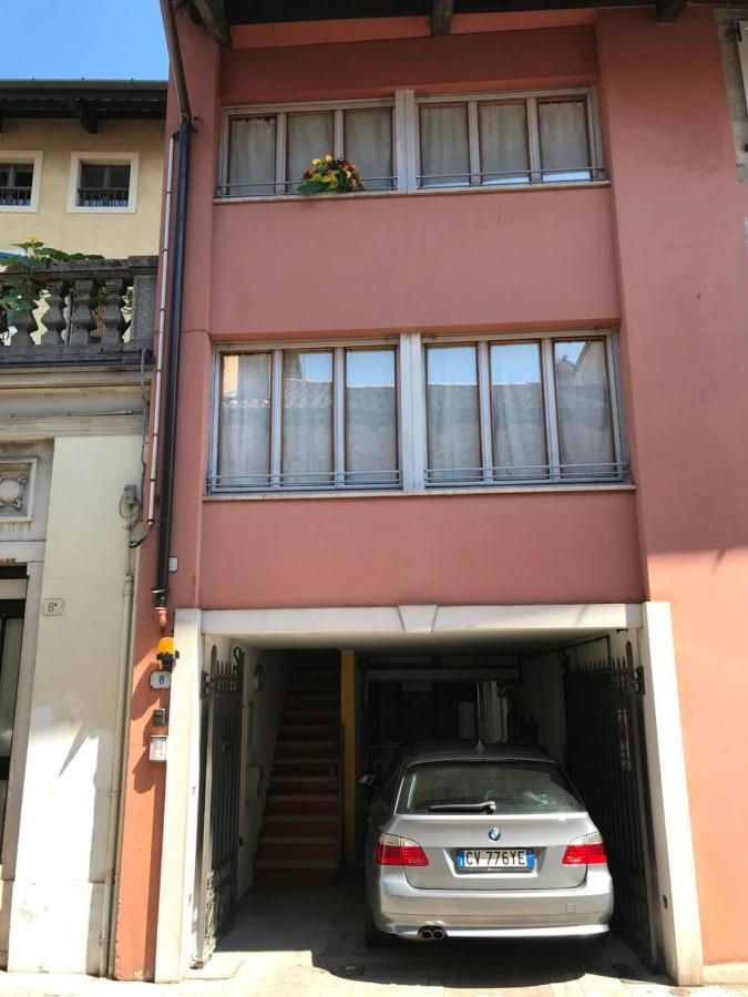 Che Piacere! Udine In Centro Col Posto Auto Apartment Exterior photo